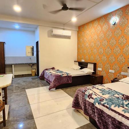 Bombay Darbar Hotell Simrol Eksteriør bilde