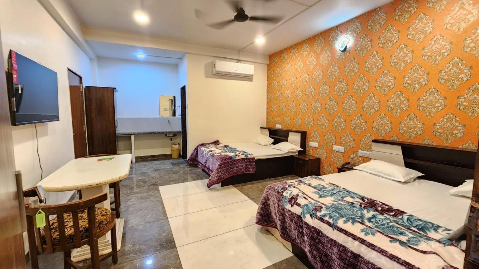 Bombay Darbar Hotell Simrol Eksteriør bilde